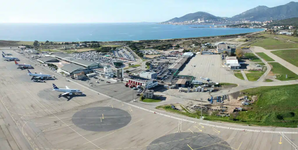 Aéroport d'Ajaccio en vue aérienne